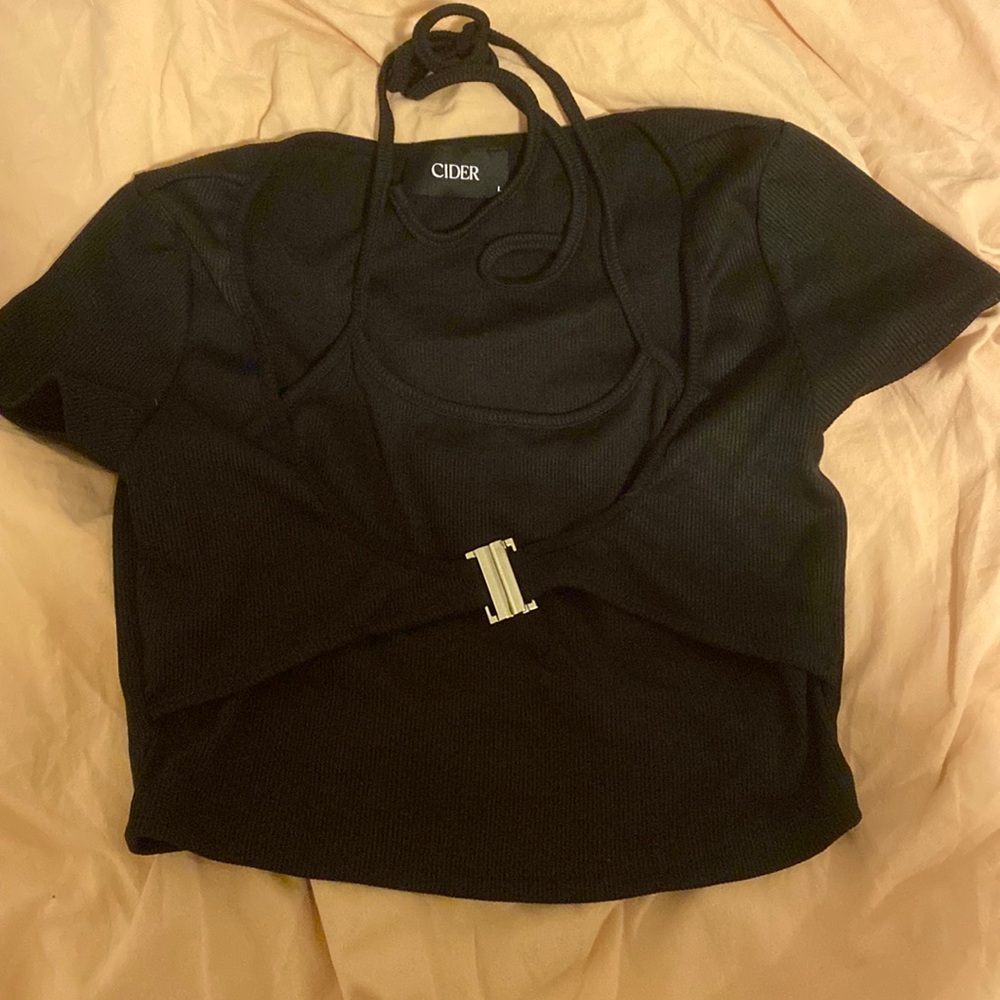 Cropped black ribbed top